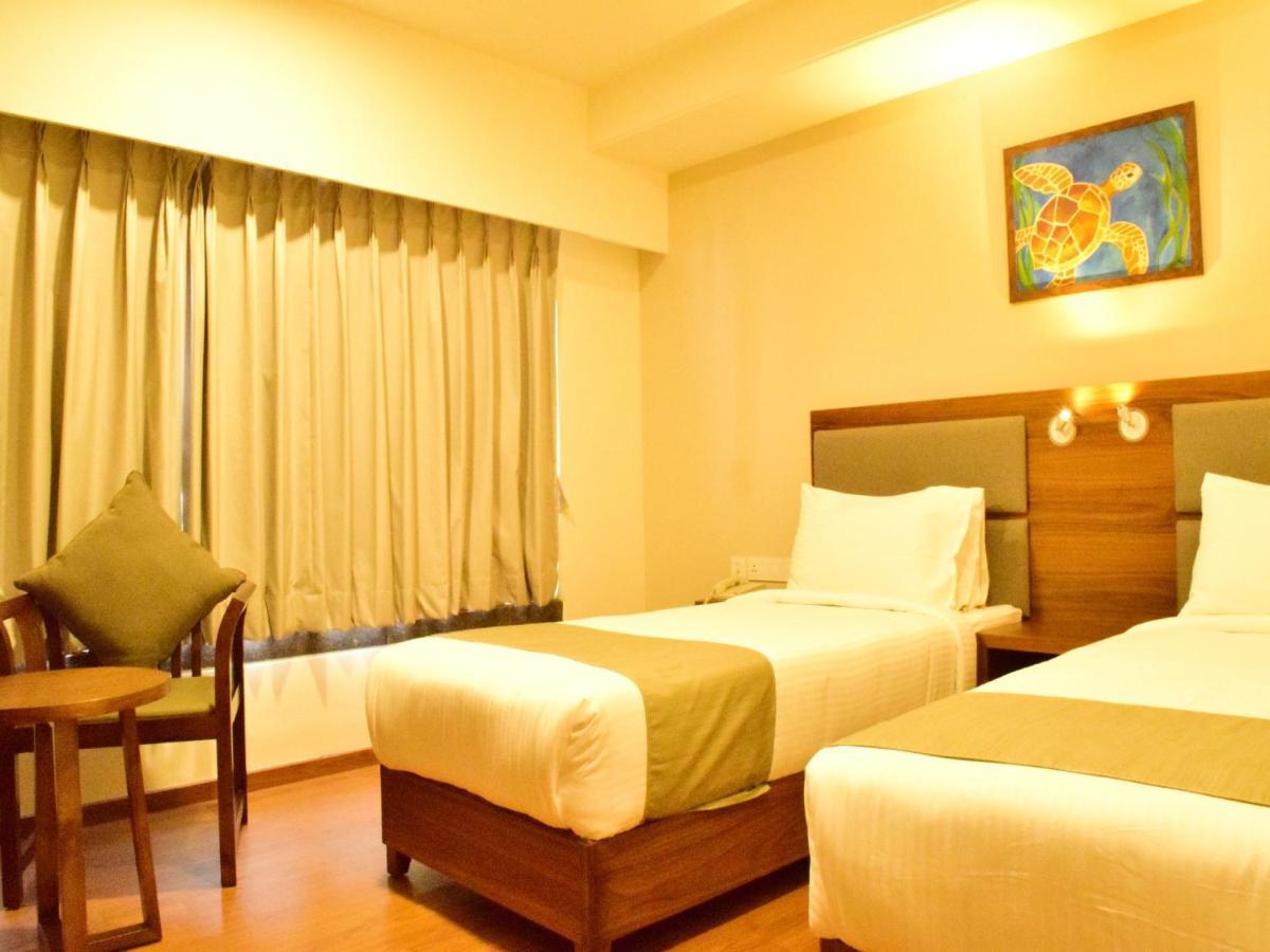 The Basil Park Hotel Bhavnagar Bagian luar foto