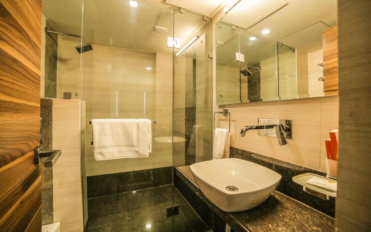 The Basil Park Hotel Bhavnagar Bagian luar foto