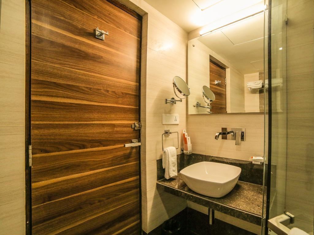 The Basil Park Hotel Bhavnagar Ruang foto