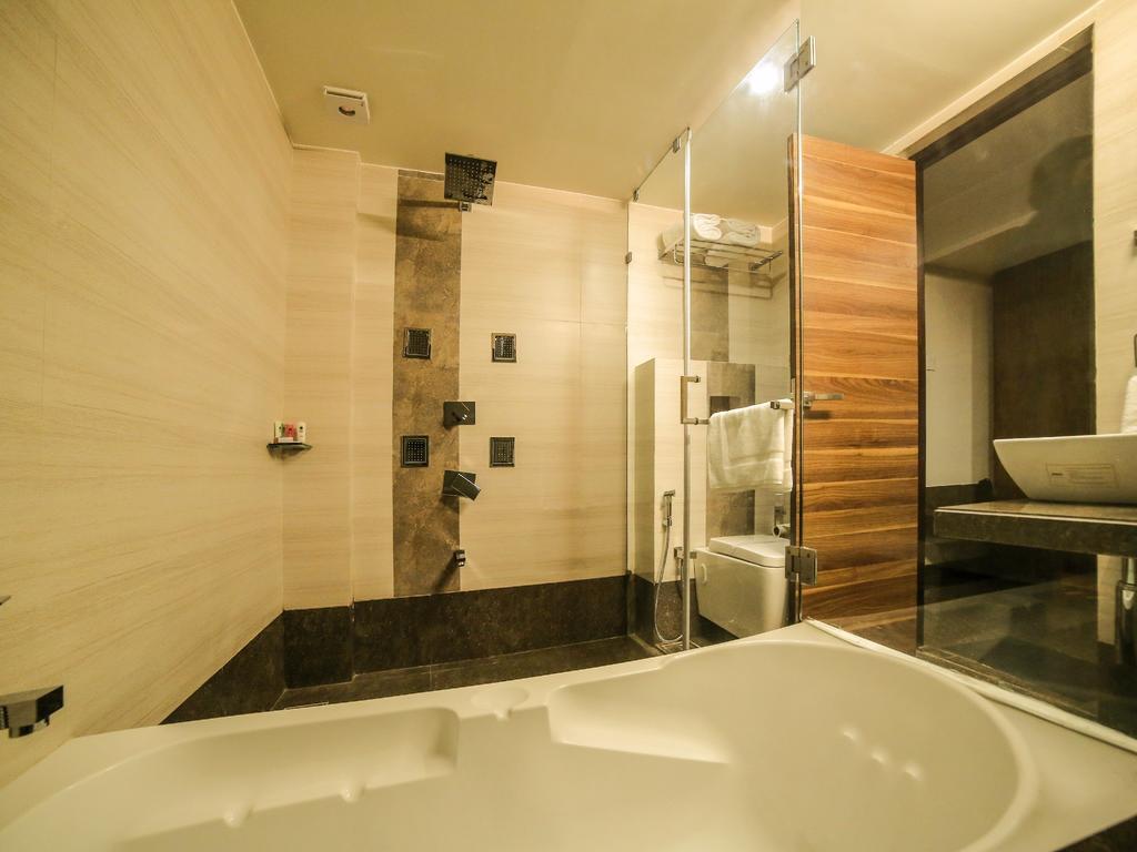 The Basil Park Hotel Bhavnagar Ruang foto
