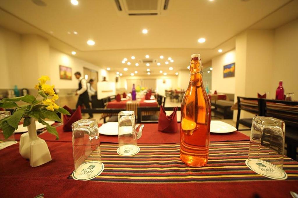The Basil Park Hotel Bhavnagar Bagian luar foto